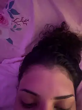 Snapshot of luluzinhax chatting on 03/25/26, 05:40 luluzinhax online show from 03/25/26, 05:40