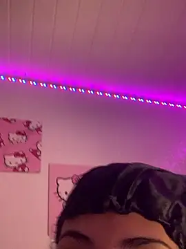 Snapshot of luluzinhax chatting on 02/05/26, 01:07 luluzinhax online show from 02/05/26, 01:07