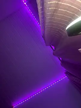 Snapshot of luluzinhax chatting on 04/07/26, 02:35 luluzinhax online show from 04/07/26, 02:35