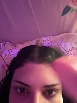 Snapshot of luluzinhax chatting on 04/03/26, 04:19 luluzinhax online show from 04/03/26, 04:19