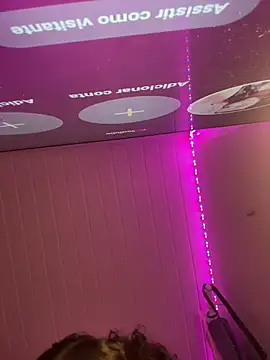 Snapshot of luluzinhax chatting on 04/01/26, 04:14 luluzinhax online show from 04/01/26, 04:14