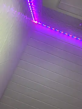 luluzinhax online show from 10/17/25, 01:53