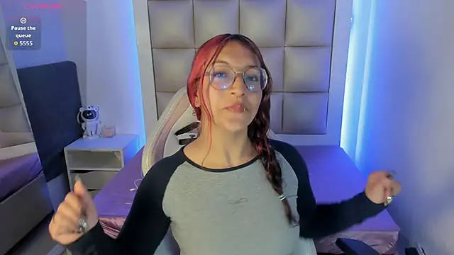 Valkiria js online show from 11/12/25, 12:53