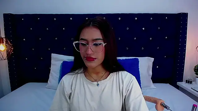 miss aris online show from 11/12/25, 03:21