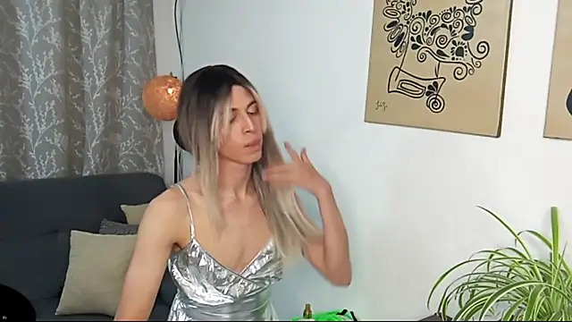 Snapshot of Andy_Roses chatting on 10/19/25, 02:36 Andy Roses online show from 10/19/25, 02:36