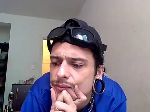 Snapshot of chrisalmeid_ chatting on 11/02/25, 02:11 chrisalmeid online show from 11/02/25, 02:11