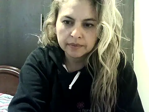 Valery  Rouse  online show from 09/28/25, 09:33