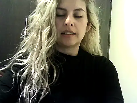 Valery  Rouse  online show from 10/26/25, 04:35