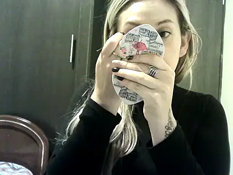 Valery  Rouse  online show from 11/03/25, 03:56