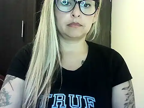 Valery  Rouse  online show from 12/14/25, 10:48