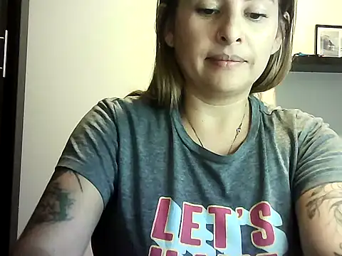 Valery  Rouse  online show from 05/16/26, 07:46