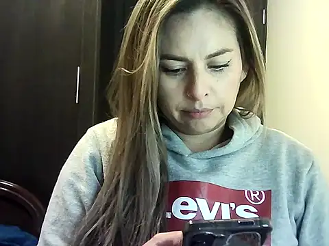 Valery  Rouse  online show from 01/17/26, 03:32