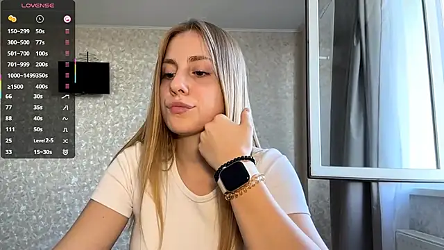 Snapshot of DreamyOlivia chatting on 09/15/25, 01:22 DreamyOlivia online show from 09/15/25, 01:22