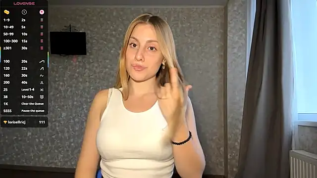 Snapshot of DreamyOlivia chatting on 09/18/25, 02:20 DreamyOlivia online show from 09/18/25, 02:20