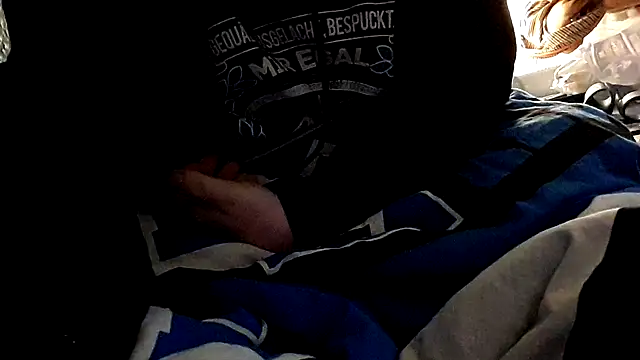 GeilerHSVFAN1989 online show from 12/23/25, 09:41