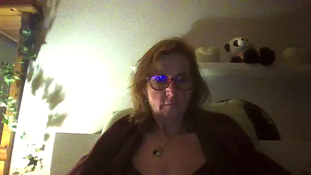 Snapshot of Valinella chatting on 10/01/25, 06:45 Valinella online show from 10/01/25, 06:45