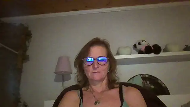 Snapshot of Valinella chatting on 10/02/25, 05:49 Valinella online show from 10/02/25, 05:49