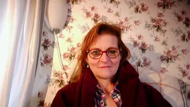 Snapshot of Valinella chatting on 02/24/26, 08:15 Valinella online show from 02/24/26, 08:15