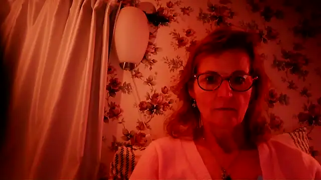 Snapshot of Valinella chatting on 02/28/26, 07:24 Valinella online show from 02/28/26, 07:24