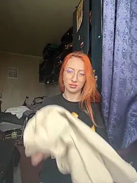 DaddysLittleSlutfox online show from 04/14/26, 01:49