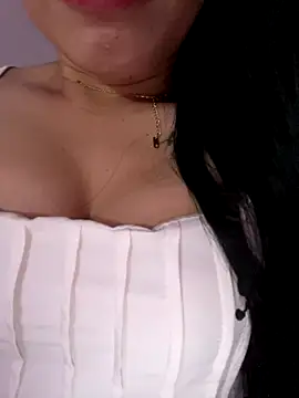 Snapshot of Bear-cute00 chatting on 09/11/25, 02:28 Bear-cute00 online show from 09/11/25, 02:28