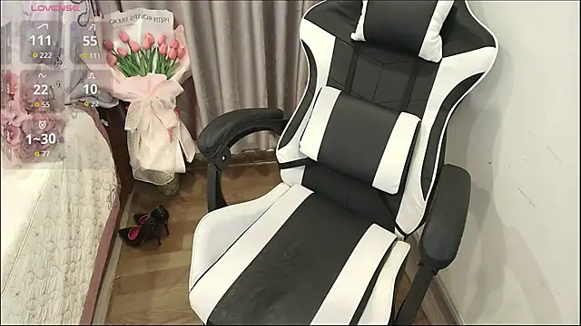 Bae Gigii online show from 10/13/25, 01:12