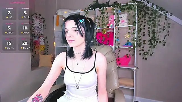 Lynn Martin online show from 11/30/25, 12:11