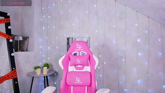 Lynn Martin online show from 10/31/25, 01:02