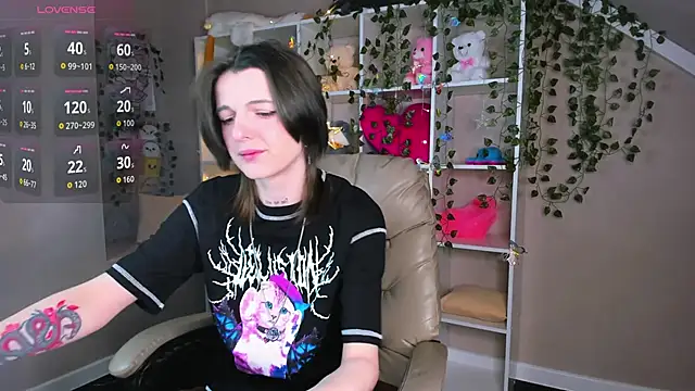 Lynn Martin online show from 11/28/25, 12:44