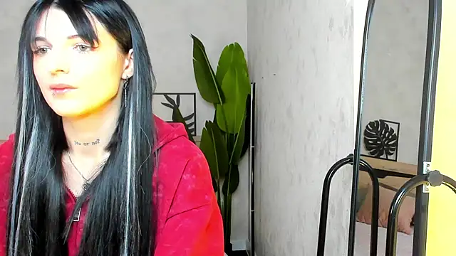 Snapshot of Lynn_Martin chatting on 05/03/26, 01:00 Lynn Martin online show from 05/03/26, 01:00