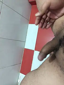 Snapshot of thebigkingg12 chatting on 11/10/25, 09:47 thebigkingg12 online show from 11/10/25, 09:47