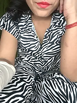 Hott Archana online show from 12/17/25, 06:02