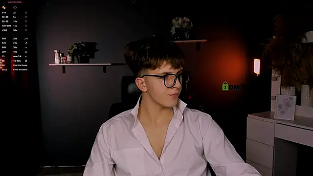 travis wolf  online show from 10/07/25, 07:26