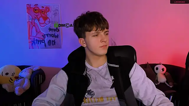 travis wolf  online show from 01/07/26, 08:03