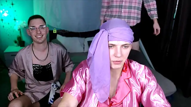 travis wolf  online show from 11/22/25, 08:51