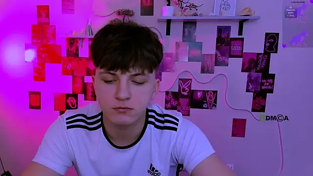 travis wolf  online show from 04/03/26, 08:54