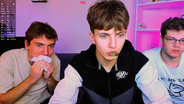 travis wolf  online show from 11/13/25, 08:24