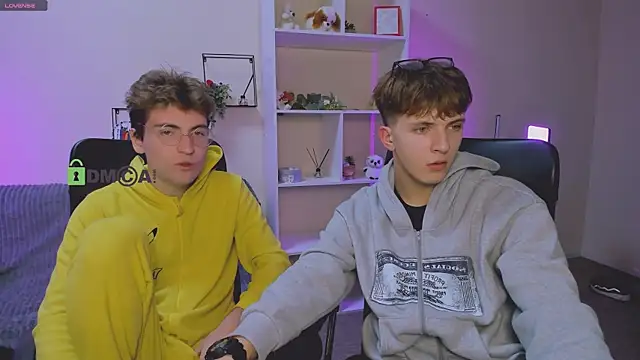 travis wolf  online show from 10/11/25, 07:04