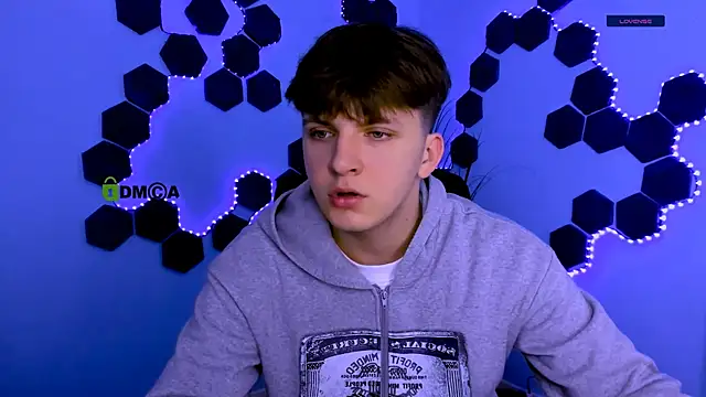 travis wolf  online show from 04/10/26, 08:54