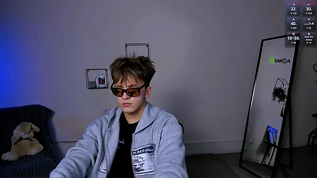 travis wolf  online show from 09/15/25, 07:25