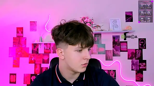 travis wolf  online show from 04/08/26, 08:27