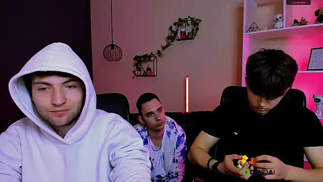 travis wolf  online show from 03/15/26, 10:00