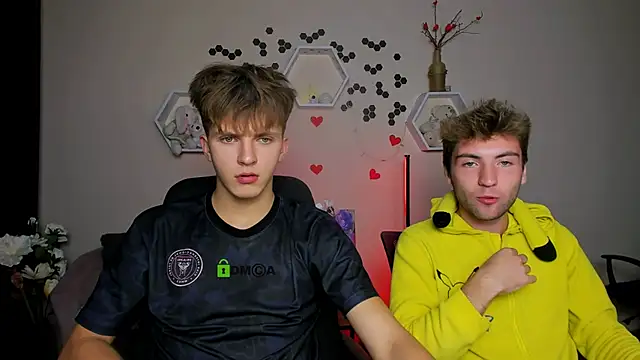 travis wolf  online show from 09/13/25, 06:52