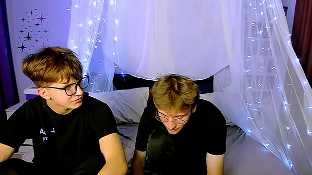 travis wolf  online show from 10/19/25, 07:16