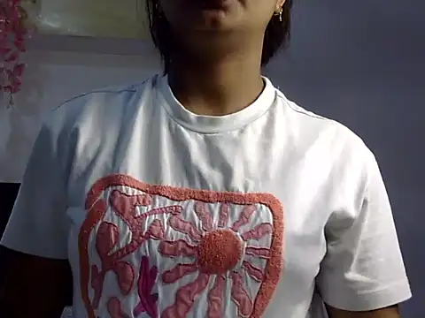 Snapshot of Darlo99 chatting on 09/11/25, 03:56 Darlo99 online show from 09/11/25, 03:56
