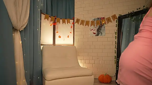 Ruminelle online show from 12/19/25, 12:18