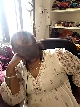 Snapshot of Tamil_Kavitha10 chatting on 06/05/26, 08:20 Tamil Kavitha10 online show from 06/05/26, 08:20