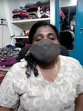 Snapshot of Tamil_Kavitha10 chatting on 05/08/26, 07:17 Tamil Kavitha10 online show from 05/08/26, 07:17