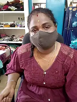 Snapshot of Tamil_Kavitha10 chatting on 04/23/26, 01:12 Tamil Kavitha10 online show from 04/23/26, 01:12