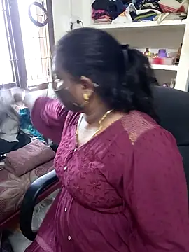 Snapshot of Tamil_Kavitha10 chatting on 07/15/26, 01:12 Tamil Kavitha10 online show from 07/15/26, 01:12